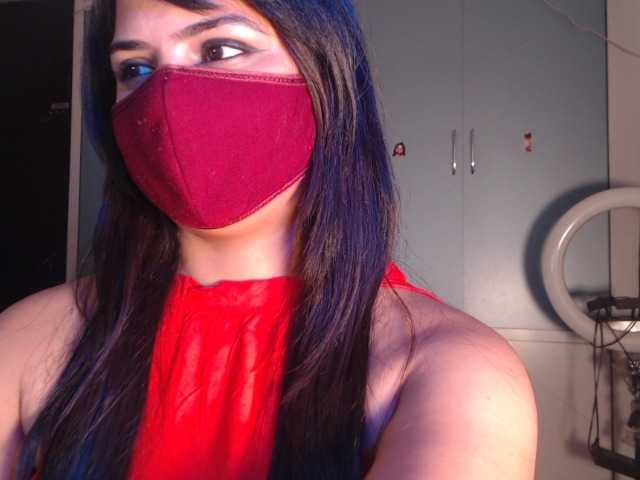 Itshotanu, en directo ahora en BongaCams