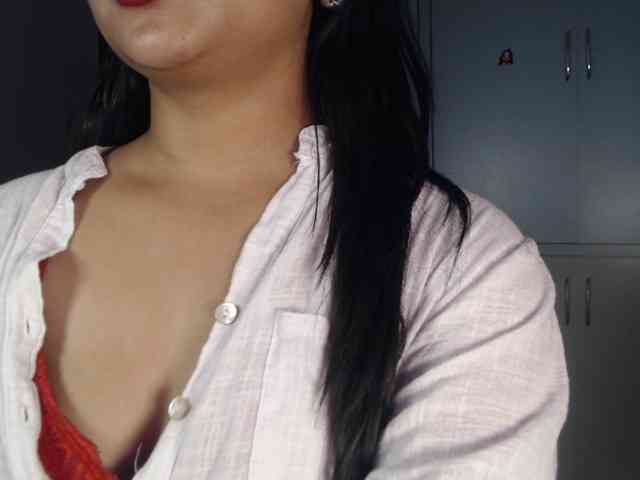Itshotanu webcam