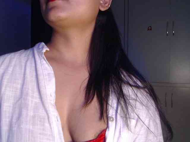 Itshotanu webcam