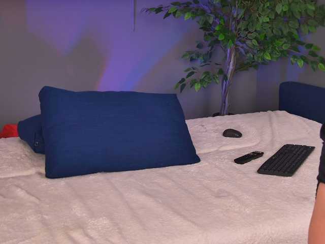 NewLuxxy live cam on BongaCams