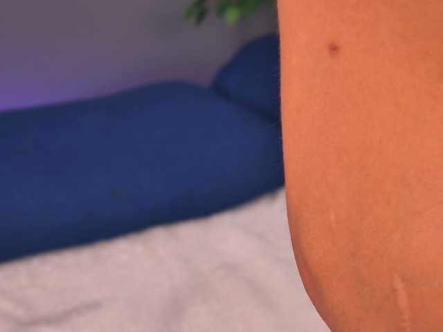 NewLuxxy live cam on BongaCams