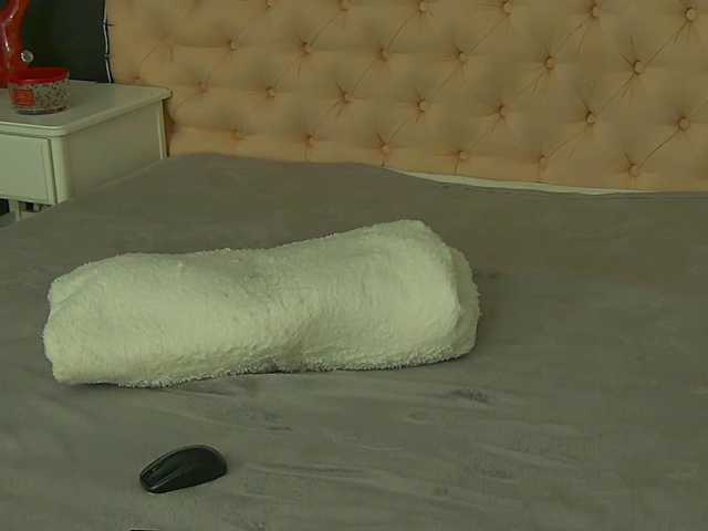 NewLuxxy live cam on BongaCams