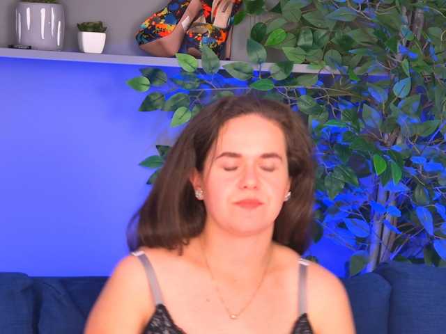 NewLuxxy live cam preview
