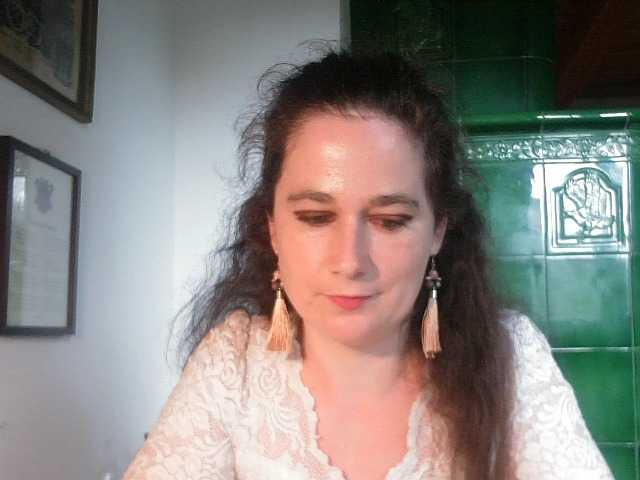AmanelWhite