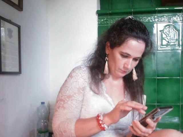 AmanelWhite