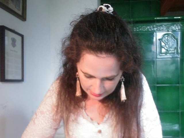 AmanelWhite