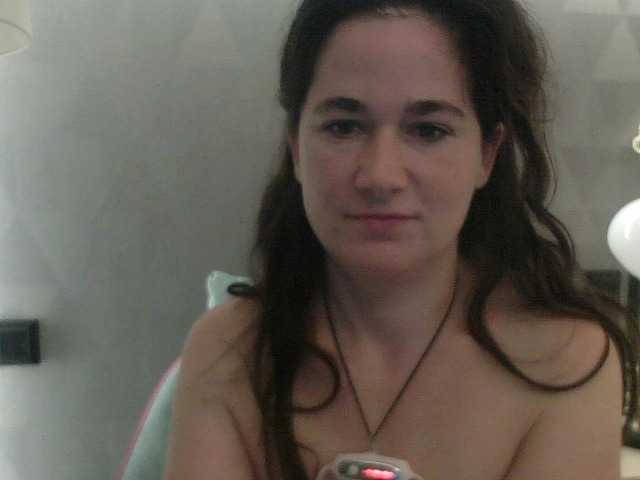 AmanelWhite live cam preview