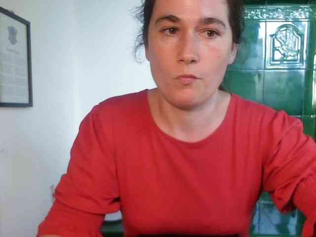AmanelWhite webcam