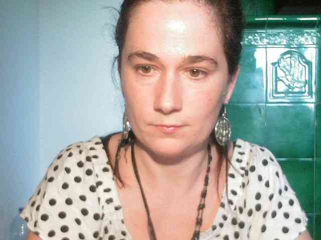 AmanelWhite webcam