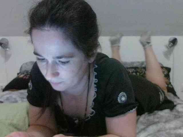 AmanelWhite webcam