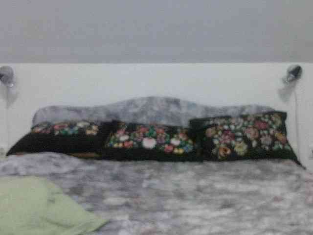 AmanelWhite webcam
