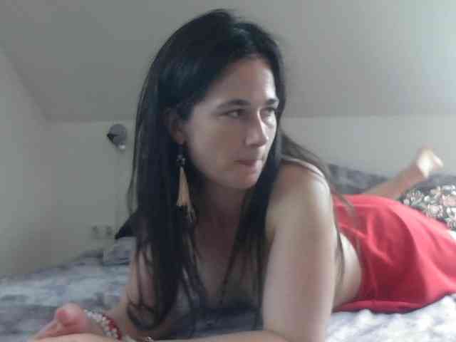 AmanelWhite