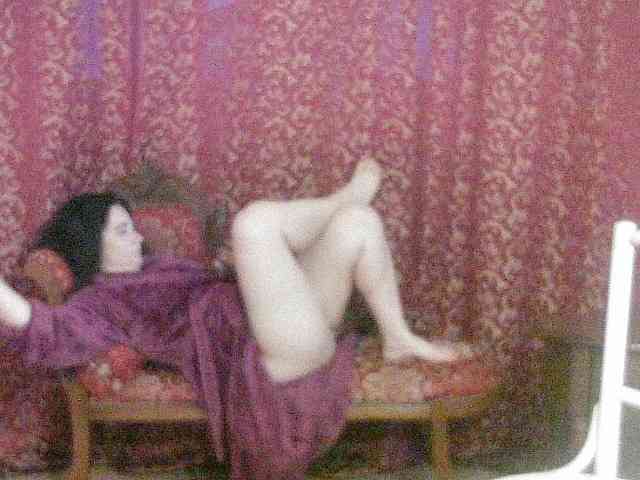 Model: AmanelWhite