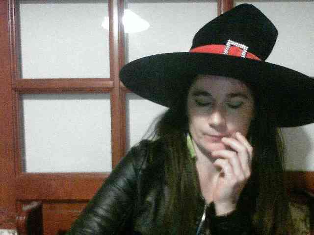 AmanelWhite AmanelWhite