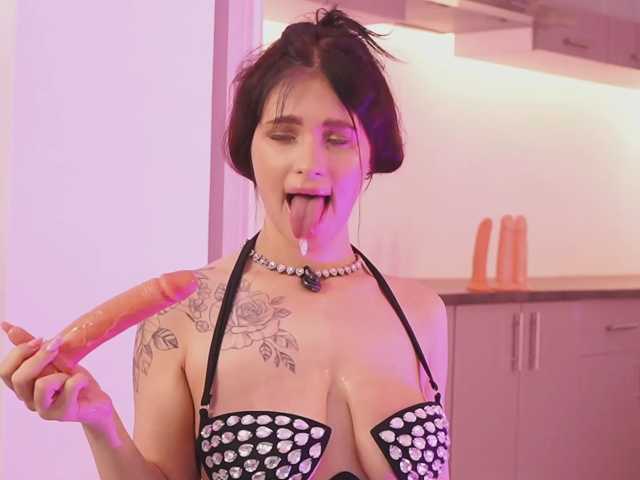 SaschaBloom live cam on BongaCams