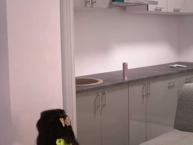 SaschaBloom live cam preview