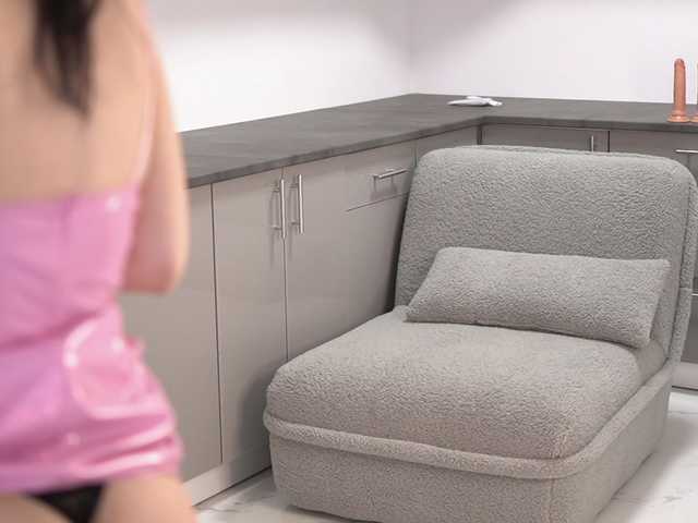 SaschaBloom — live female cam