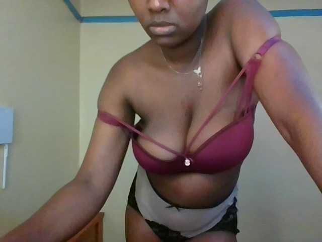 CandyBliss-1 live cam on BongaCams