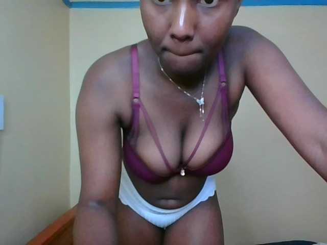 CandyBliss-1 live cam on BongaCams