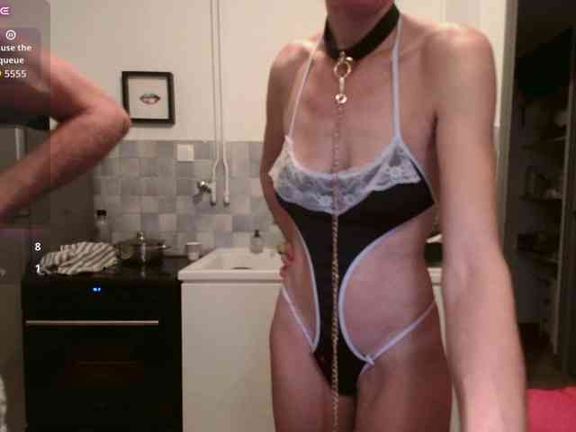 Modèle: hornyfrenchies