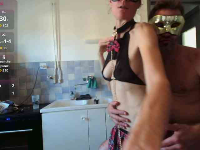 Modèle: hornyfrenchies