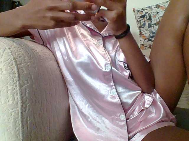 Pinky09 live cam on BongaCams