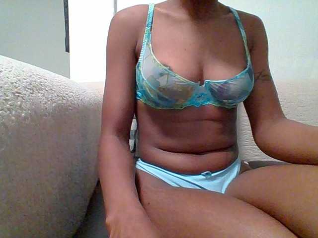 Pinky09 live cam on BongaCams