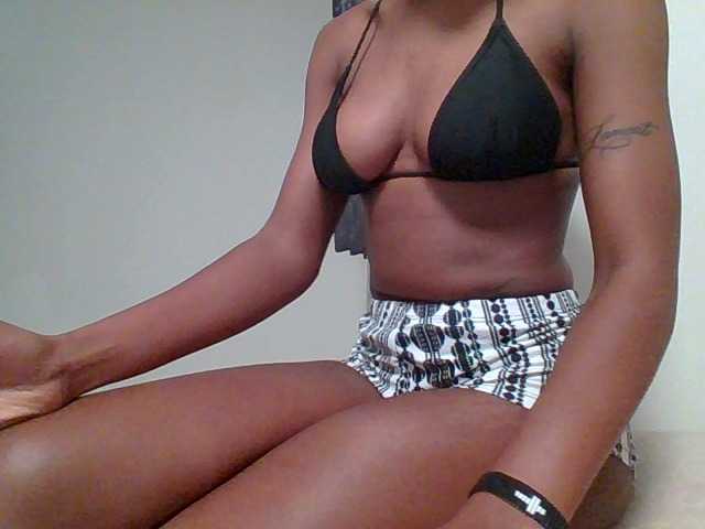 Pinky09 live cam on BongaCams