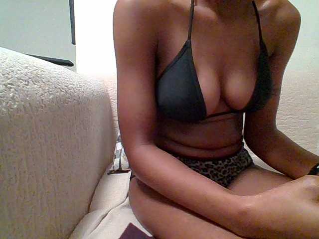 Pinky09 live cam preview