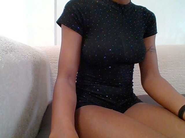 Pinky09 live cam on BongaCams