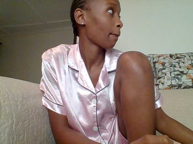 Pinky09 live cam on BongaCams
