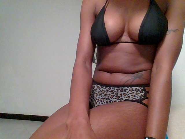 Pinky09 live cam on BongaCams