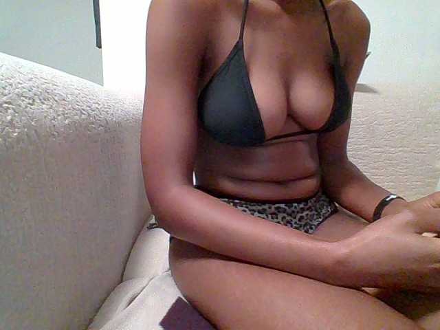 Pinky09 live cam on BongaCams