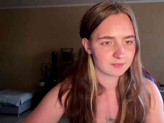 MagnoliaNaughton webcam