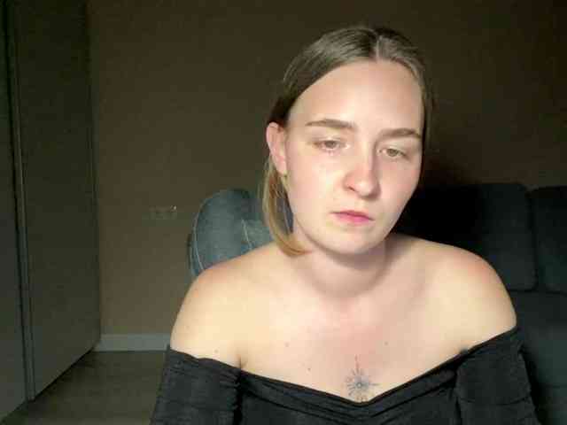 MagnoliaNaughton webcam