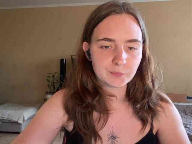 MagnoliaNaughton webcam