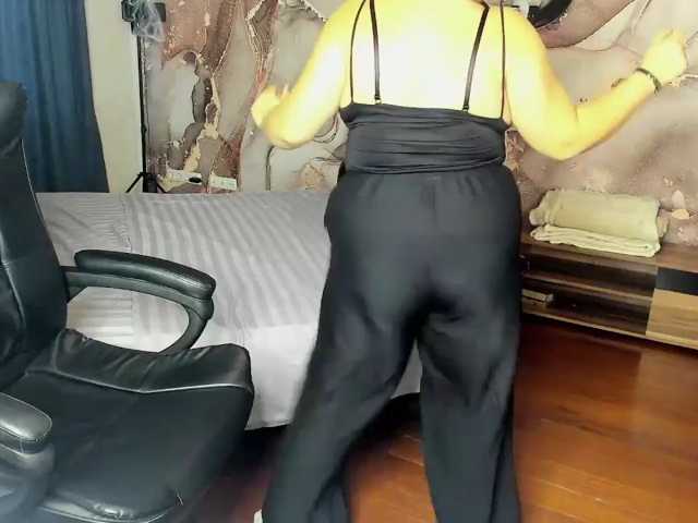 Scarrlet-Rou live cam on BongaCams