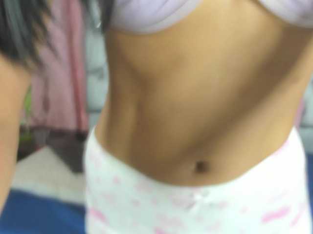daniary live cam on BongaCams