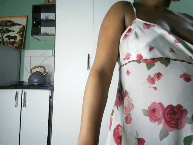 rosepreggy01 live cam on BongaCams