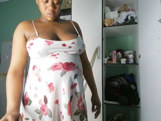 rosepreggy01 live cam on BongaCams