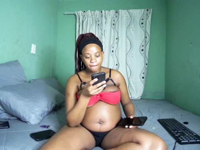rosepreggy01 live cam on BongaCams