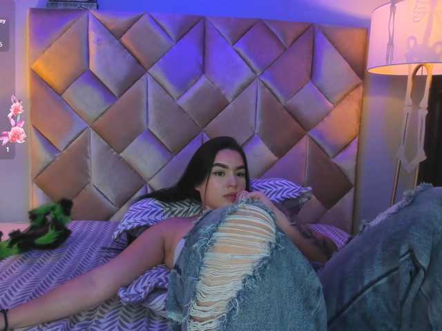 SophieRosee live cam on BongaCams