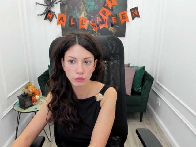 PeachMiragea live cam on BongaCams