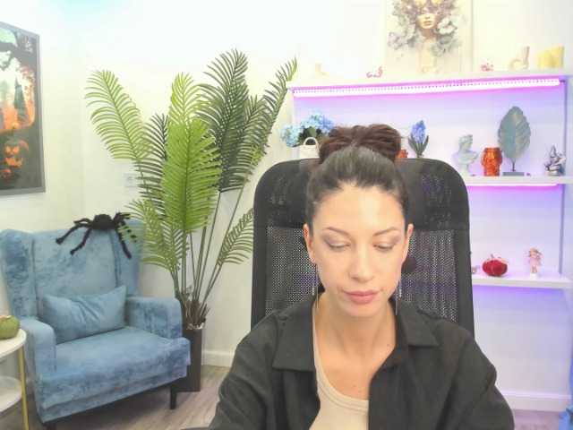 PeachMiragea live cam on BongaCams
