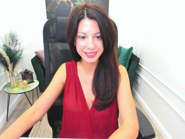 PeachMiragea live cam on BongaCams