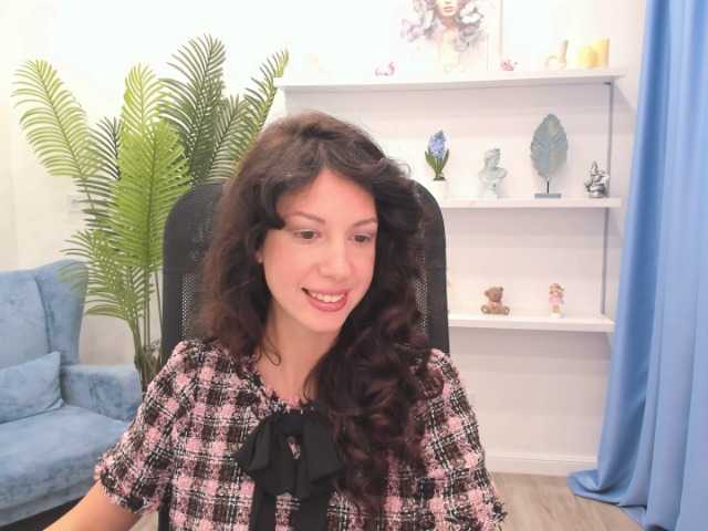 PeachMiragea live cam on BongaCams