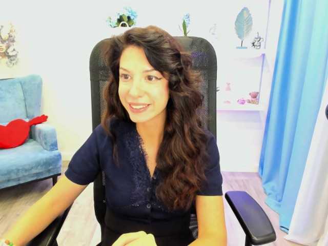 PeachMiragea live cam on BongaCams