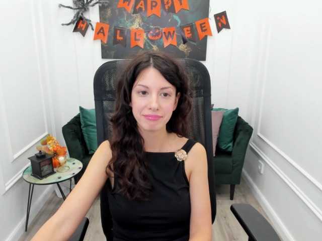 PeachMiragea live cam on BongaCams