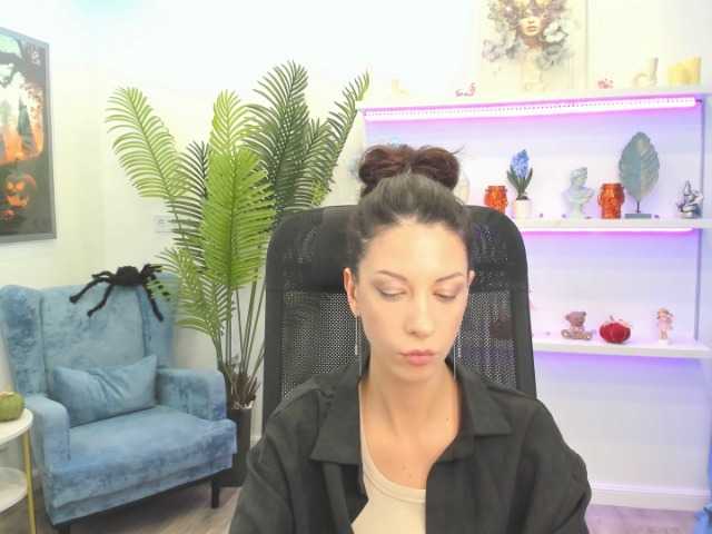PeachMiragea live cam on BongaCams