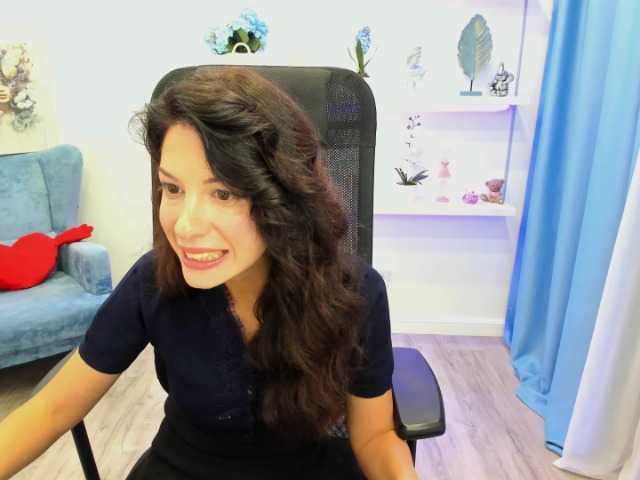 PeachMiragea live cam on BongaCams